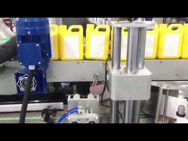 Automatinė švaresnių skysčių butelių etikečių klijavimo mašina