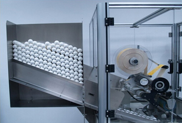 Automatinė tūbelių etikečių klijavimo mašina kremo losjono vamzdeliams